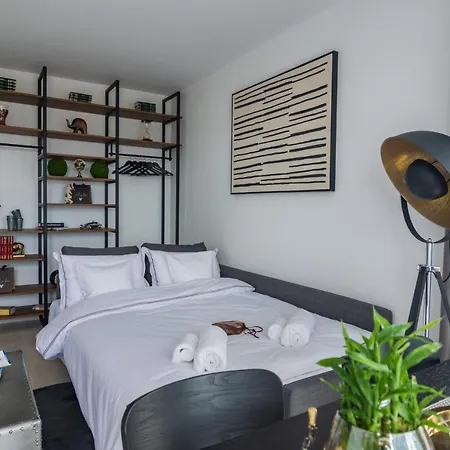 Apartment Amazing In By Valentino - Free Garage Parking Brasov
