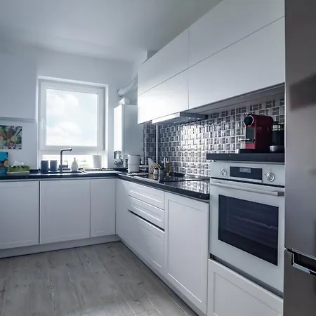 Apartment Amazing In By Valentino - Free Garage Parking Brasov